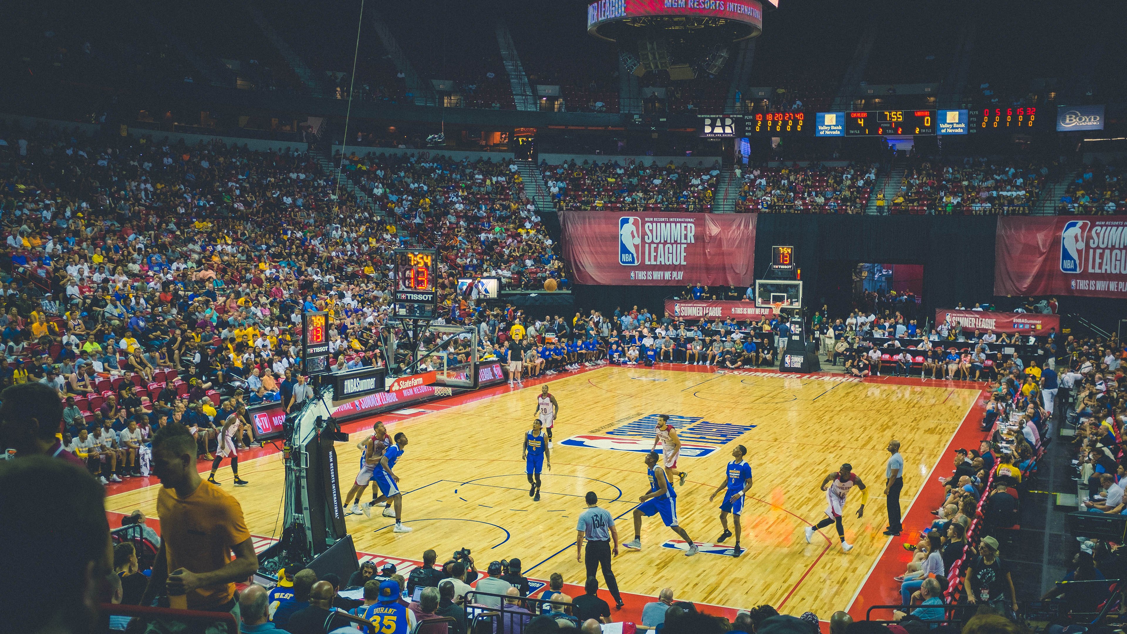 篮球文化节活动丰富多彩吸引群众，宣传篮球文化